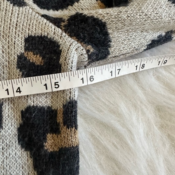LOFT Leopard Sweater Size Extra Small - Picture 6 of 10